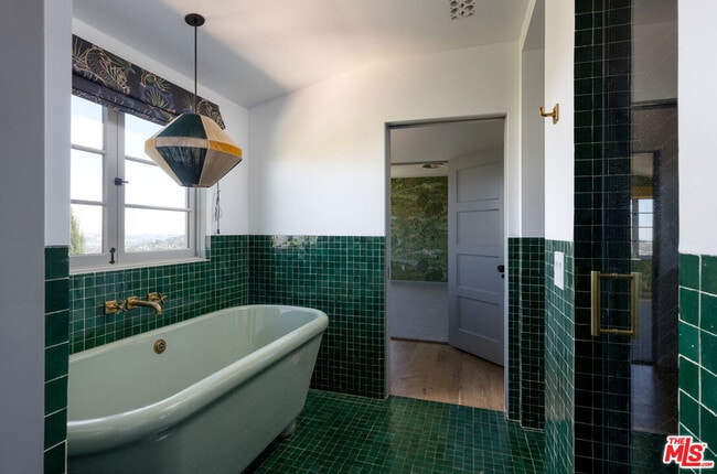 Building Photo - 4048 Farmouth Dr