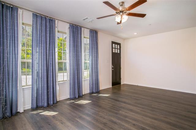 Building Photo - 2435 Klamath Dr