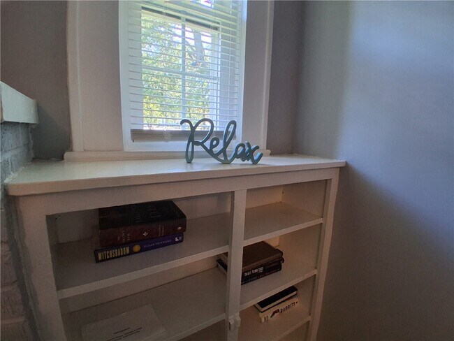 Building Photo - 506 Pinckney St