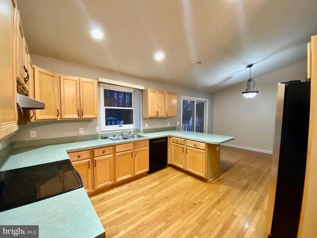 Building Photo - 702 Cloverfields Dr