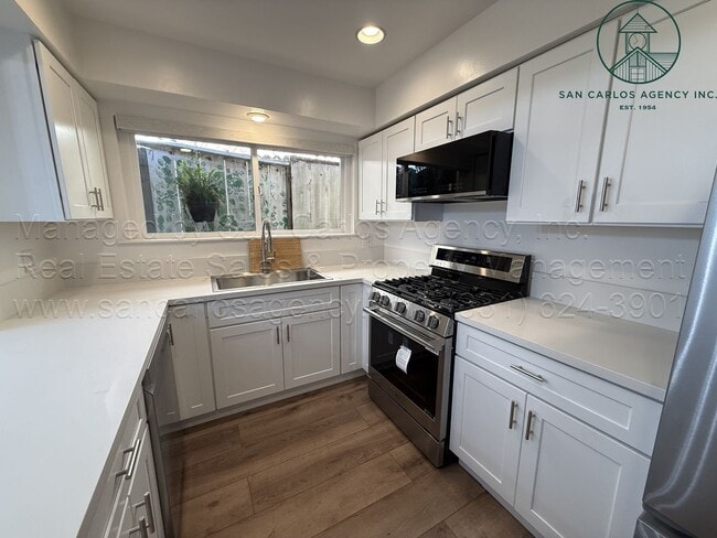 Building Photo - Cute and Recently Remodeled Carmel-by-the-Sea Cottage