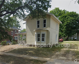 Building Photo - 416 1/2 S Locust St