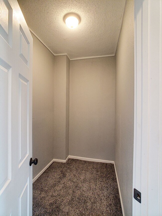 Building Photo - 702-704-704 18th Ave