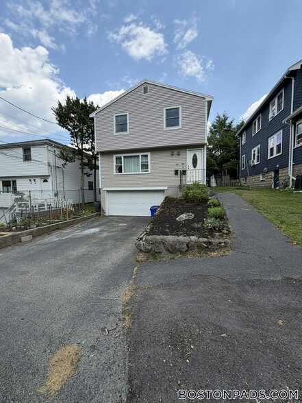 Building Photo - 92 Sylvia St