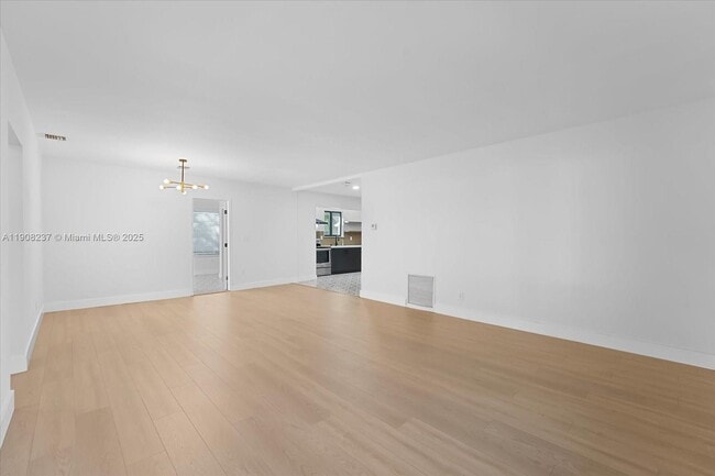 Building Photo - 1240 NE 138th St