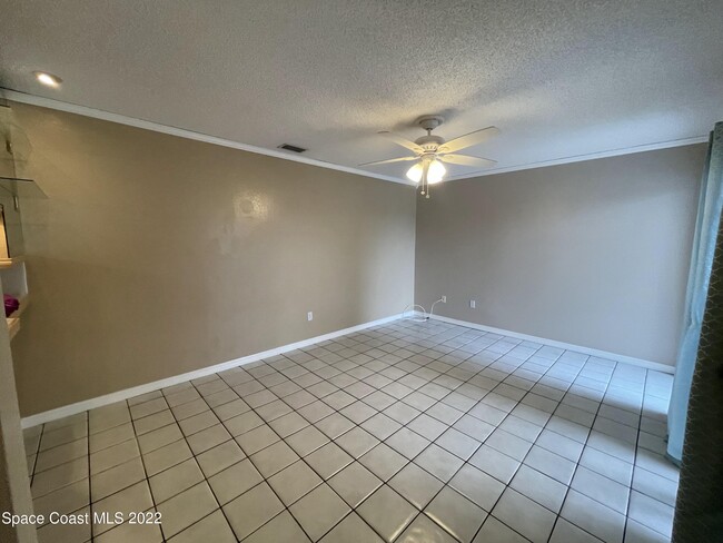 Building Photo - 1425 Malibu Cir NE