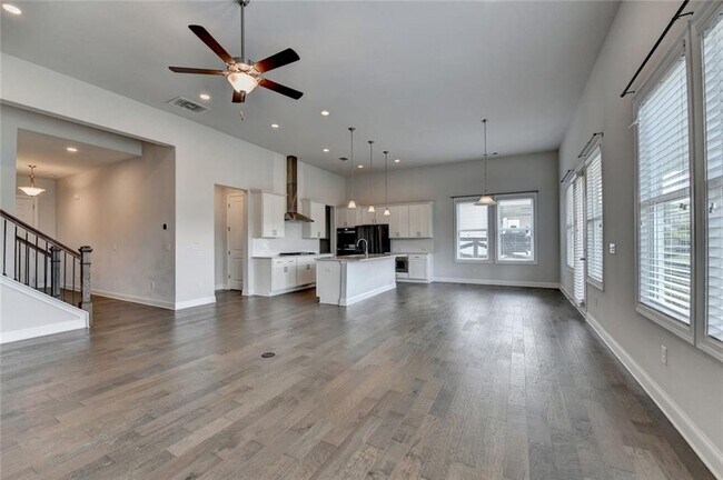 Building Photo - 3695 Andover St