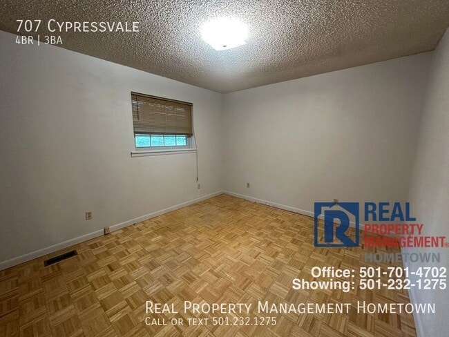 Building Photo - 707 Cypressvale-