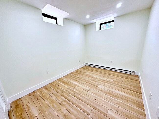 Building Photo - 128 Webster St