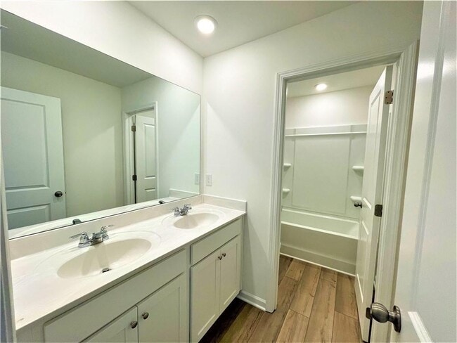 Building Photo - 270 Rivulet Dr