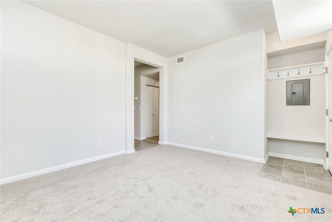 Building Photo - 1628 Arbor Knot Dr