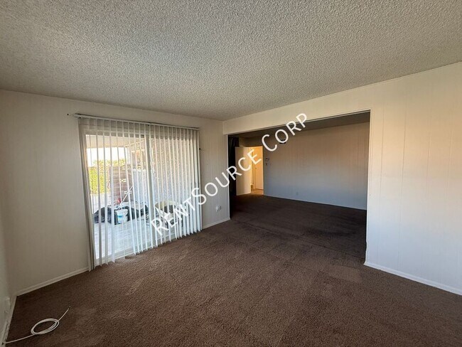 Building Photo - 44415 Lowtree Ave