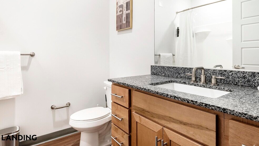 Building Photo - 302 13th St S