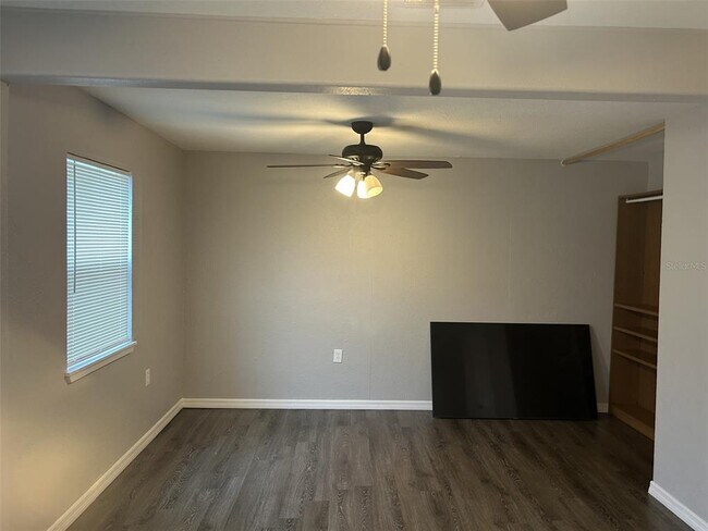 Building Photo - 4491 Crestwood Dr N