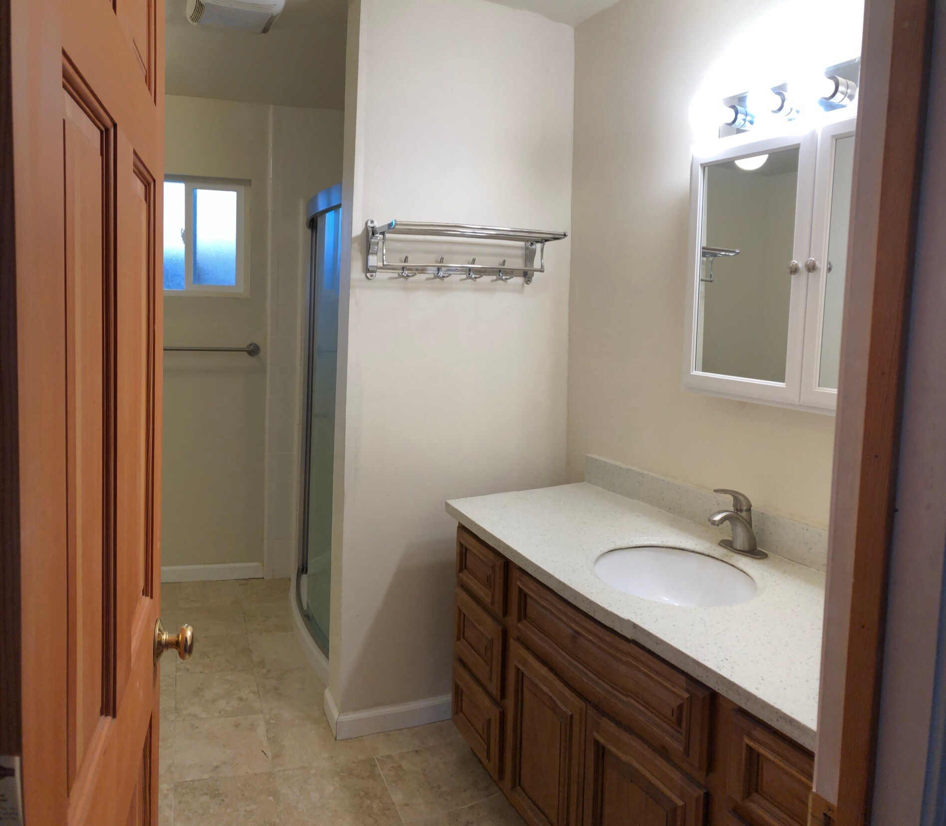 Bathroom - 562 Van Buren St