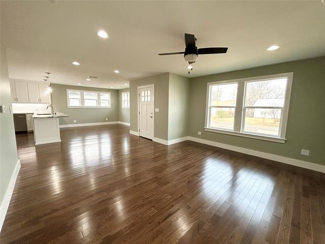 Building Photo - 102 Colorado St