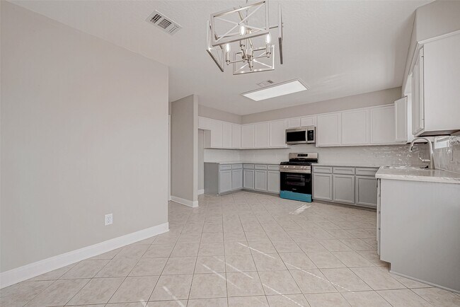 Building Photo - 8714 Garrett St