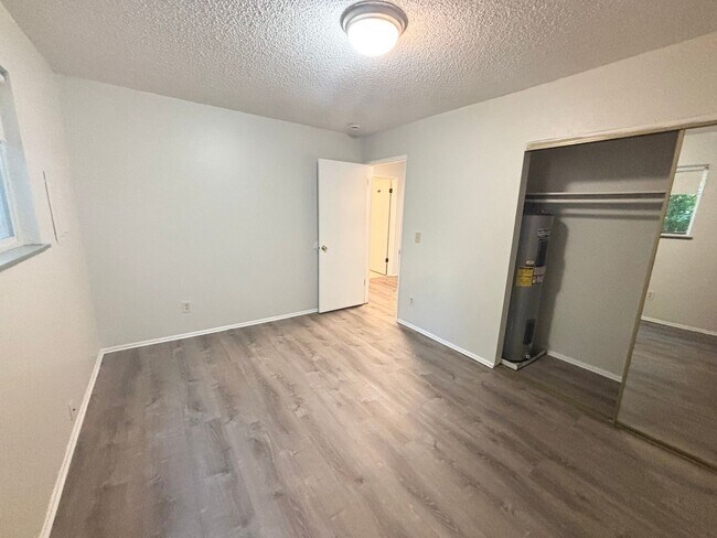 Building Photo - TV1232* - A