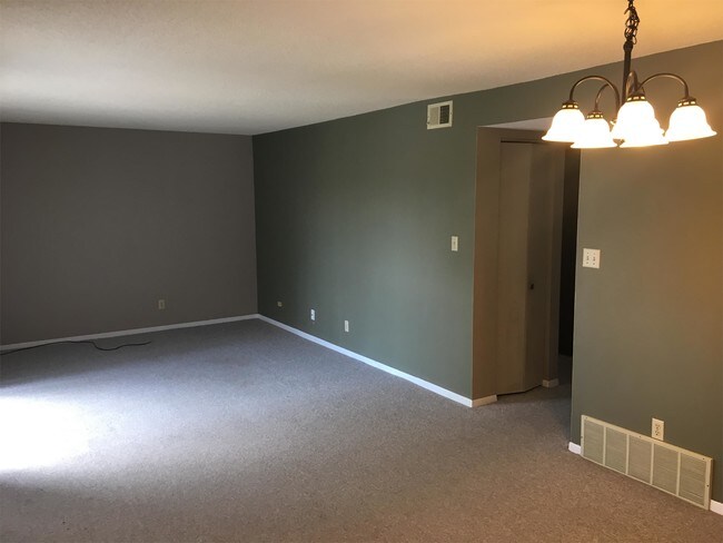 Building Photo - 2618 W Willowlake Dr
