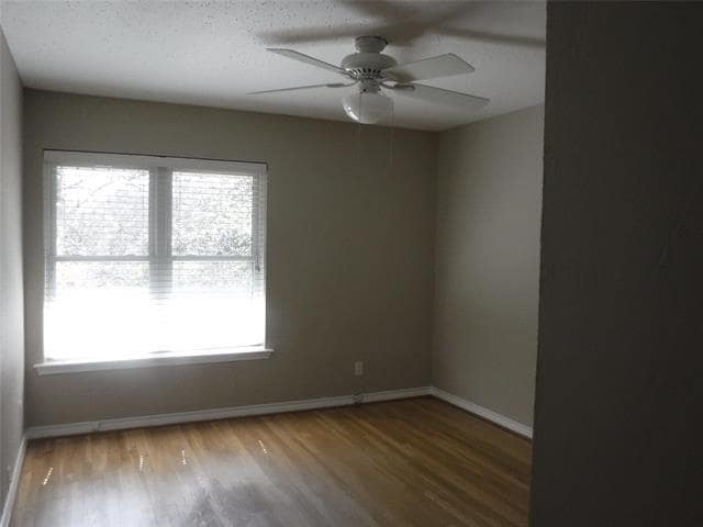 Building Photo - 10921 Sinclair Ave