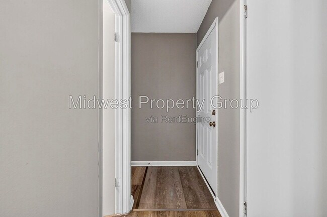 Building Photo - 10002 Kodiak Dr