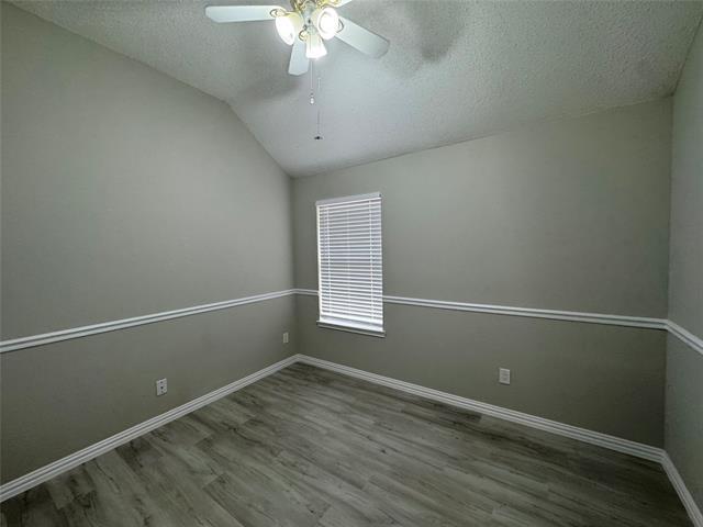 Building Photo - 711 Cottonwood Bend Dr