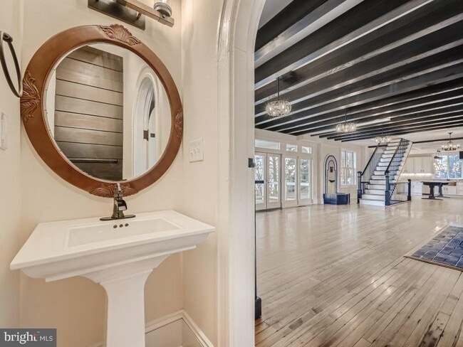 Building Photo - 2100 Rosalie Ave