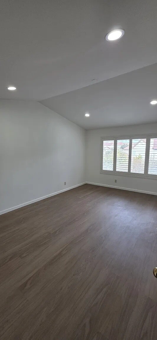 Building Photo - 2345 Pinard St