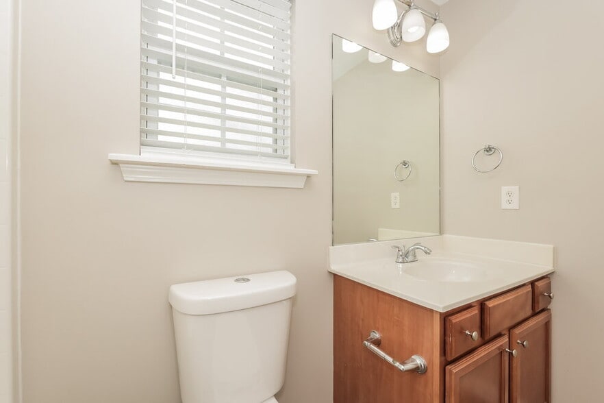 Building Photo - 8900 Ristau Ct