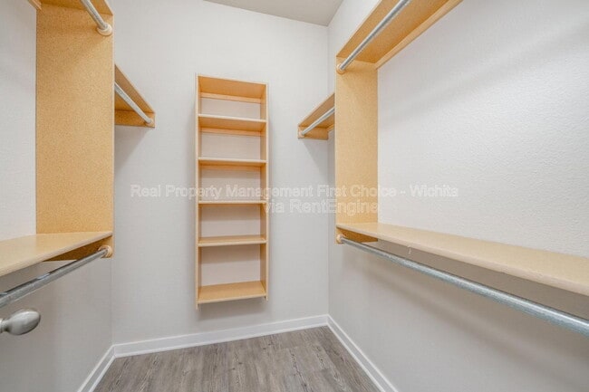 Building Photo - 3614 W Angel St