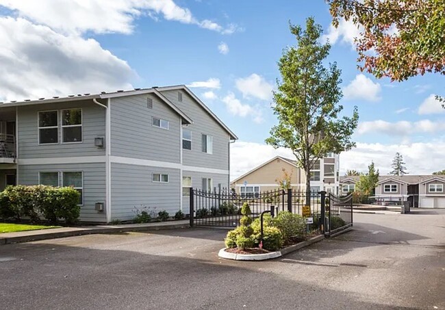 Building Photo - Charming 1 Bedroom/ 1Bathroom Lower Level ...