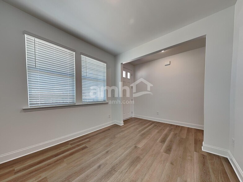 Building Photo - 1515 Soapstone Rd
