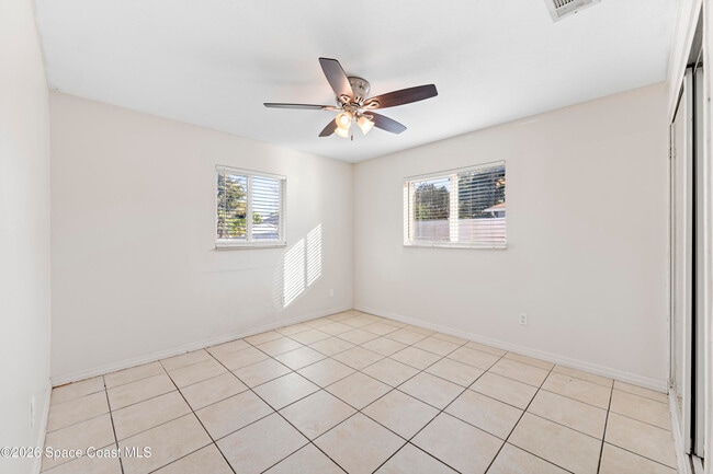 Building Photo - 420 S Tropical Trail