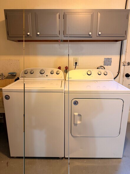 Building Photo - 63 Bock Ln