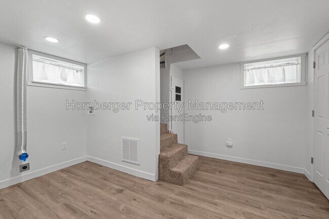 Building Photo - 10106 N Wesley St