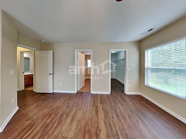 Building Photo - 710 Obsidian Way