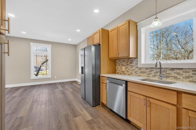 Building Photo - 104 North Rd