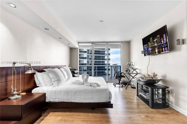 Building Photo - 1830 S Ocean Dr