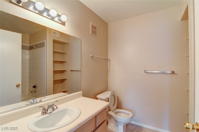 Building Photo - 7885 W Flamingo Rd