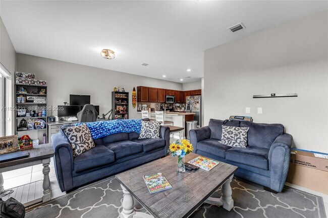 Building Photo - 3763 SE 2nd St