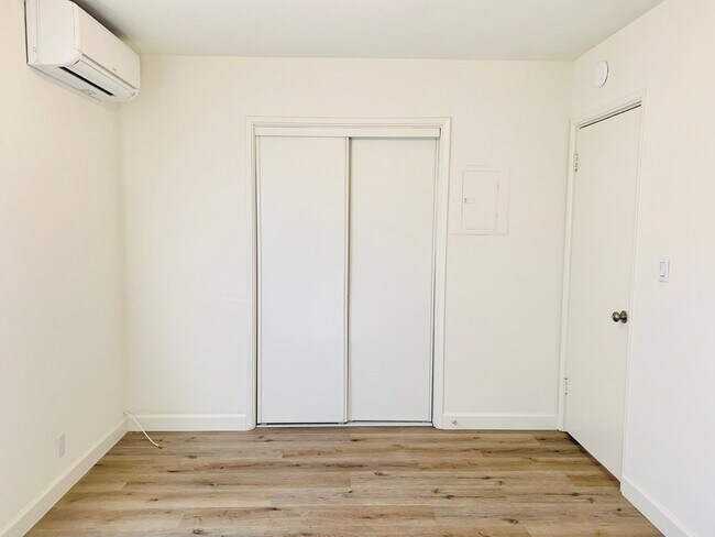 Building Photo - LVW