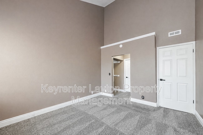 Building Photo - 650 S Main St