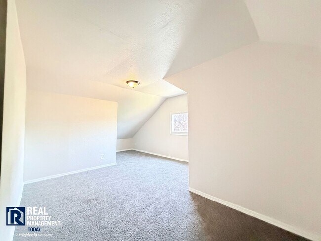 Building Photo - 5419 S Birmingham St