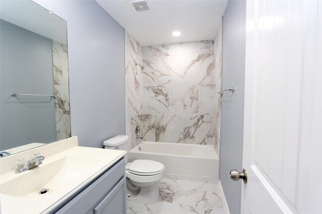 Building Photo - 9218 Mission Arbor Ln