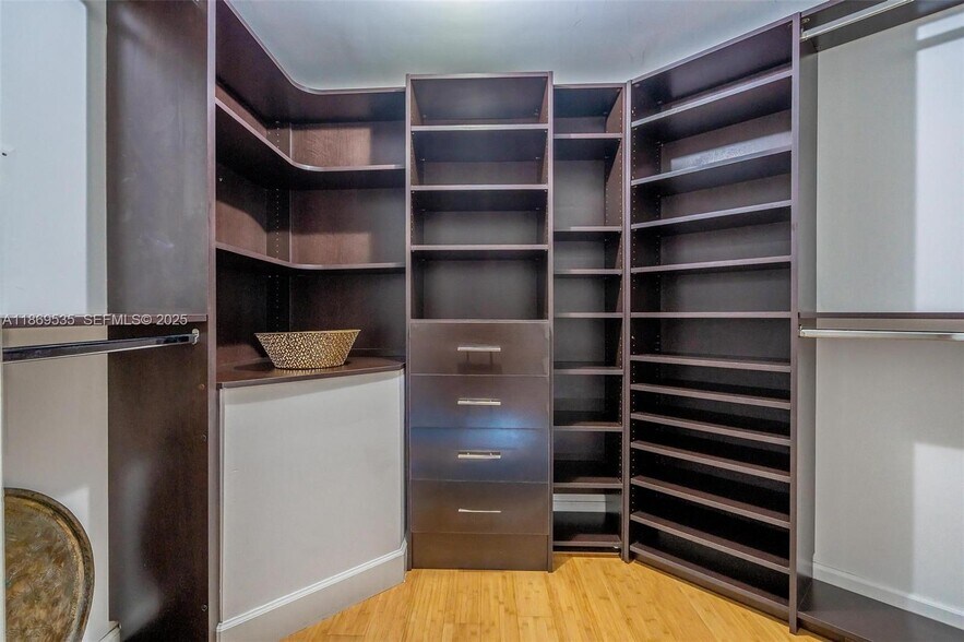 Building Photo - 350 S Miami Ave