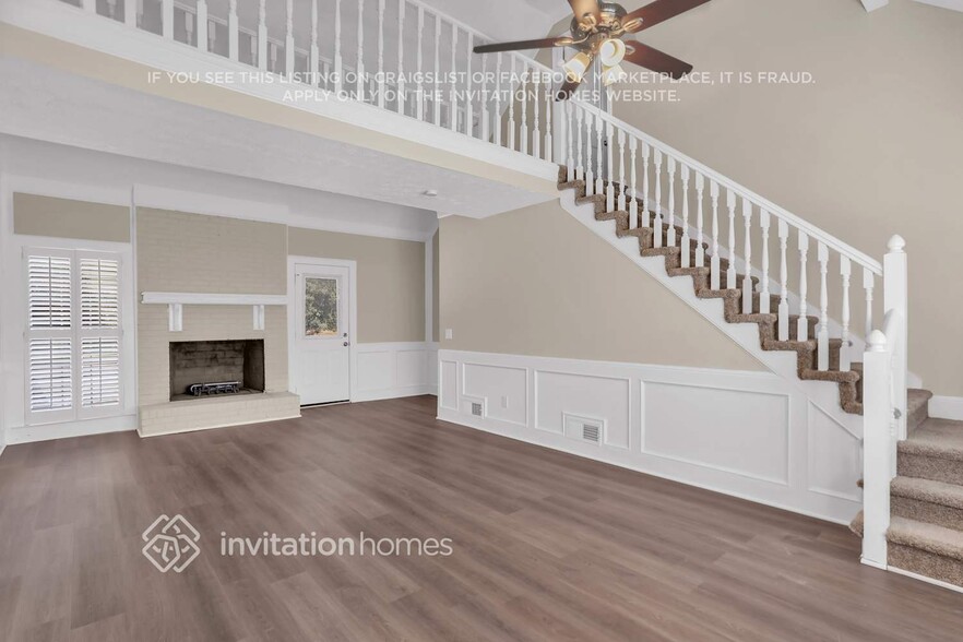 Building Photo - 4011 Colonial Dr SW