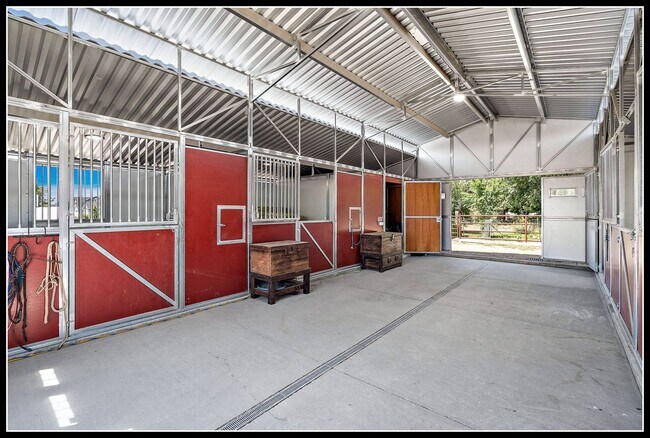 Building Photo - 3 Acre Horse Ranch & Home Rental SE Boise ...