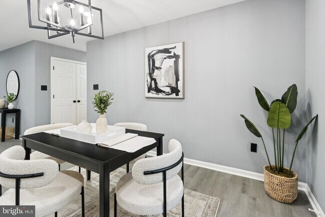 Building Photo - 39 Hidden Lake Dr