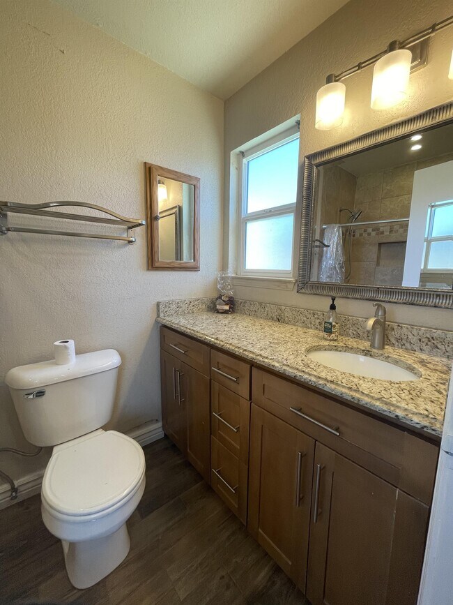 Building Photo - 5432 Thornridge Cir