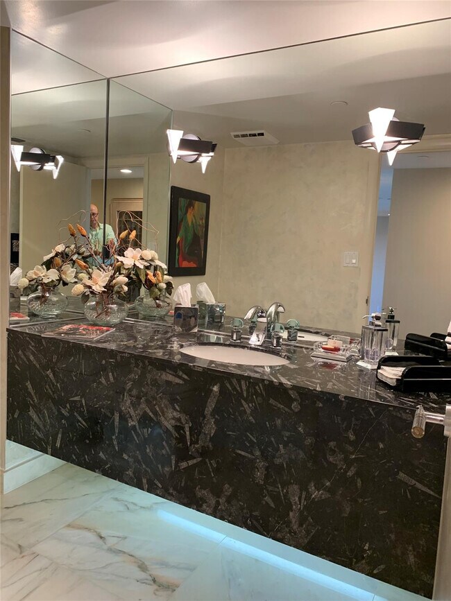 Building Photo - 4101 N Ocean Blvd